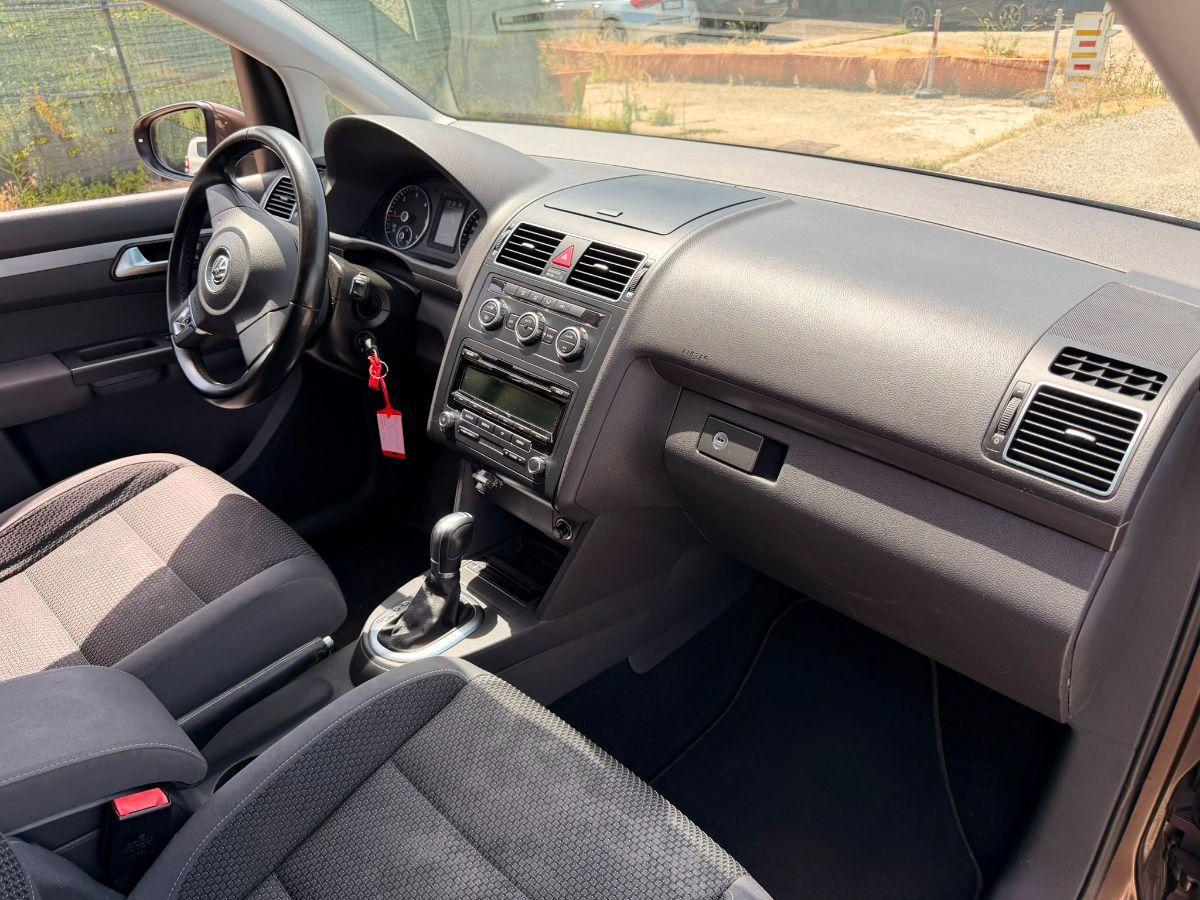 VOLKSWAGEN - Touran - 1.6 TDI DSG Comfortline 7 POSTI