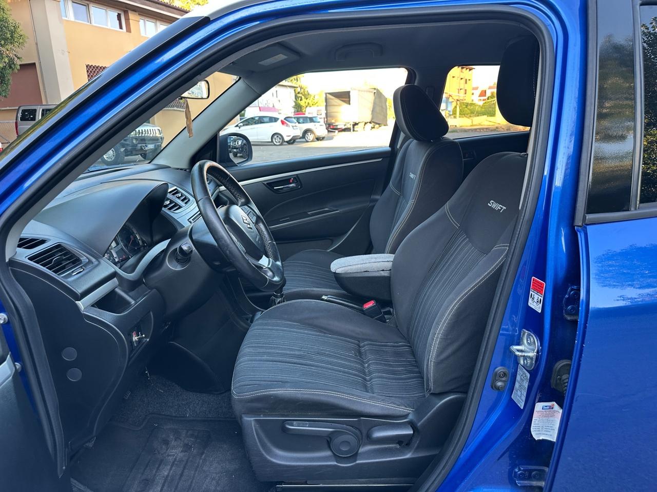 Suzuki Swift 1.2 VVT 5 porte B-Top Bi-Color