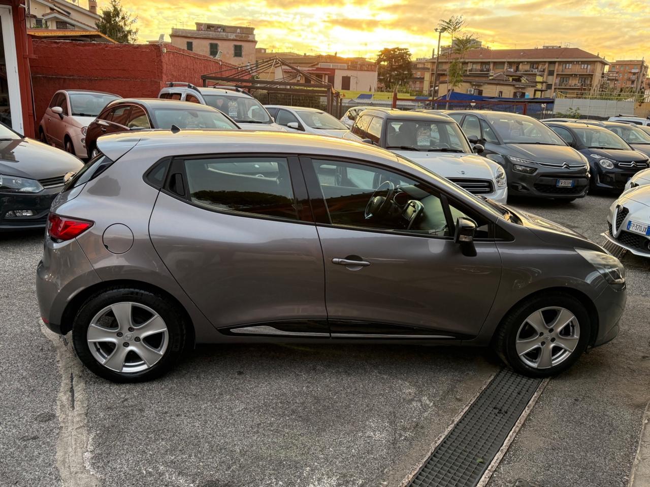 Clio 1.2 75CV -unipro-rate-neopatentati-garanzia