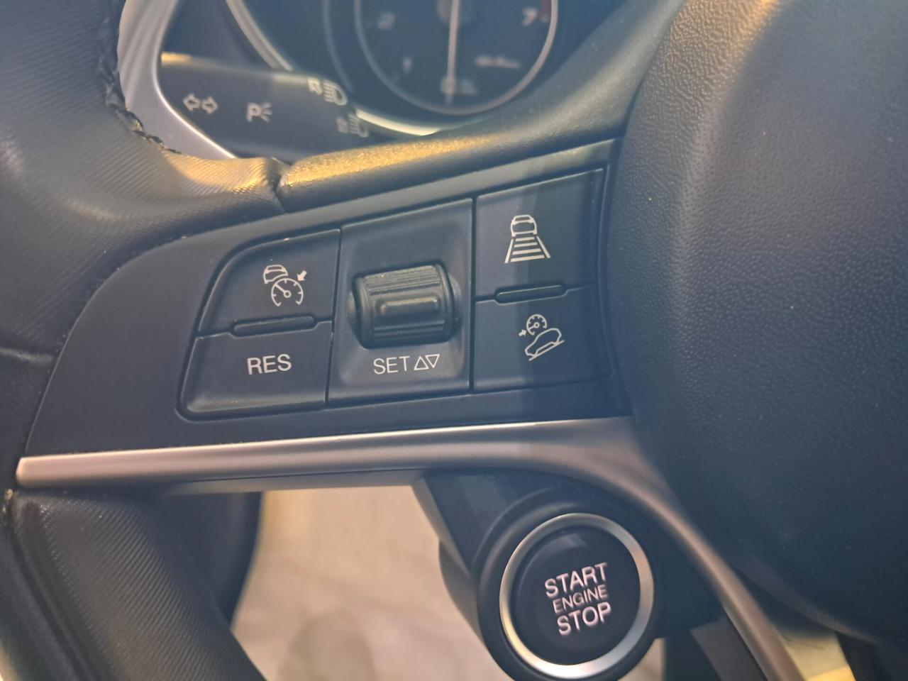Alfa Romeo Stelvio 2.0 Turbo 280 cv AT8 Q4 Super