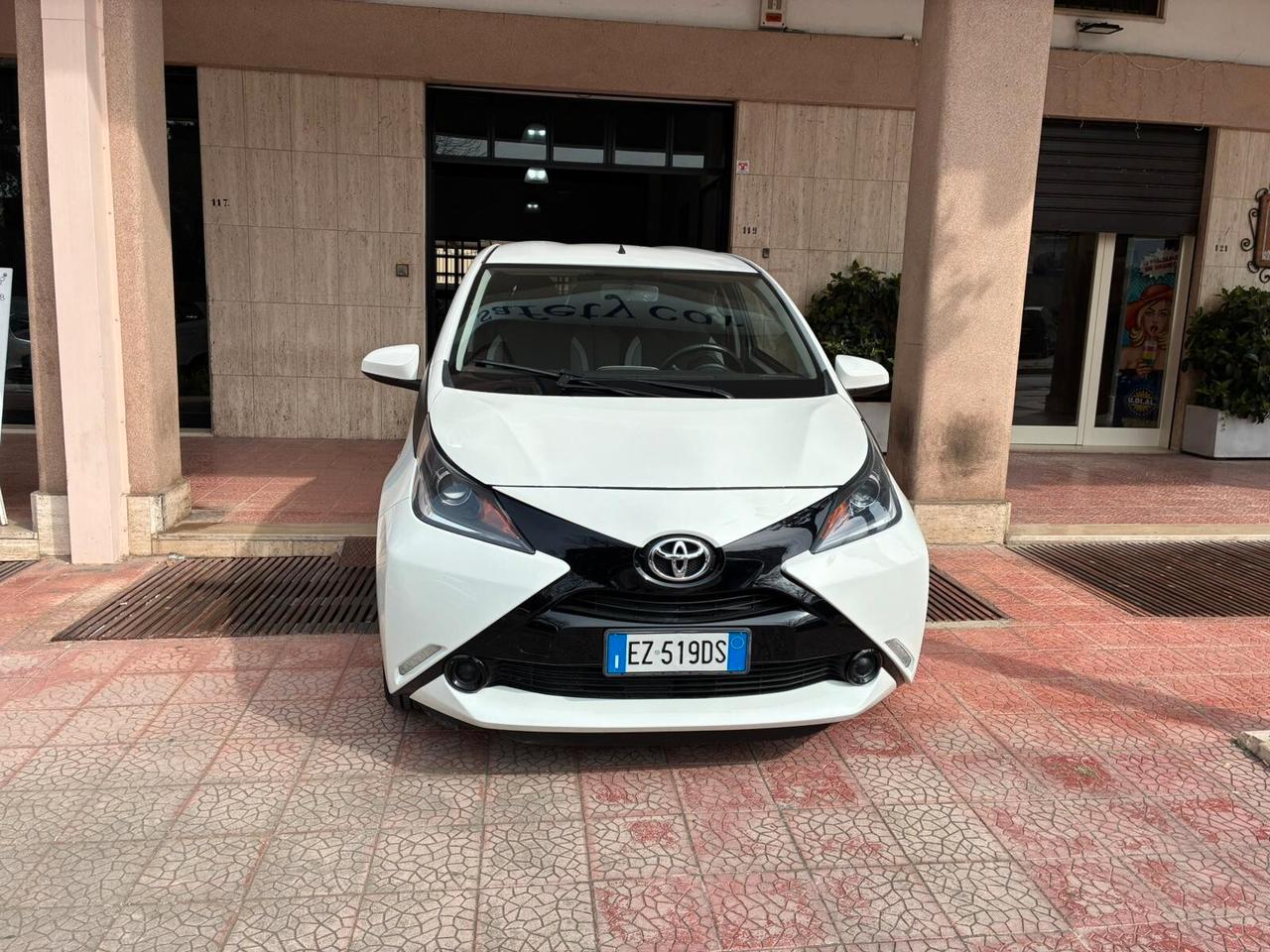 Toyota Aygo 1.0 3p garantita perfetta-2015