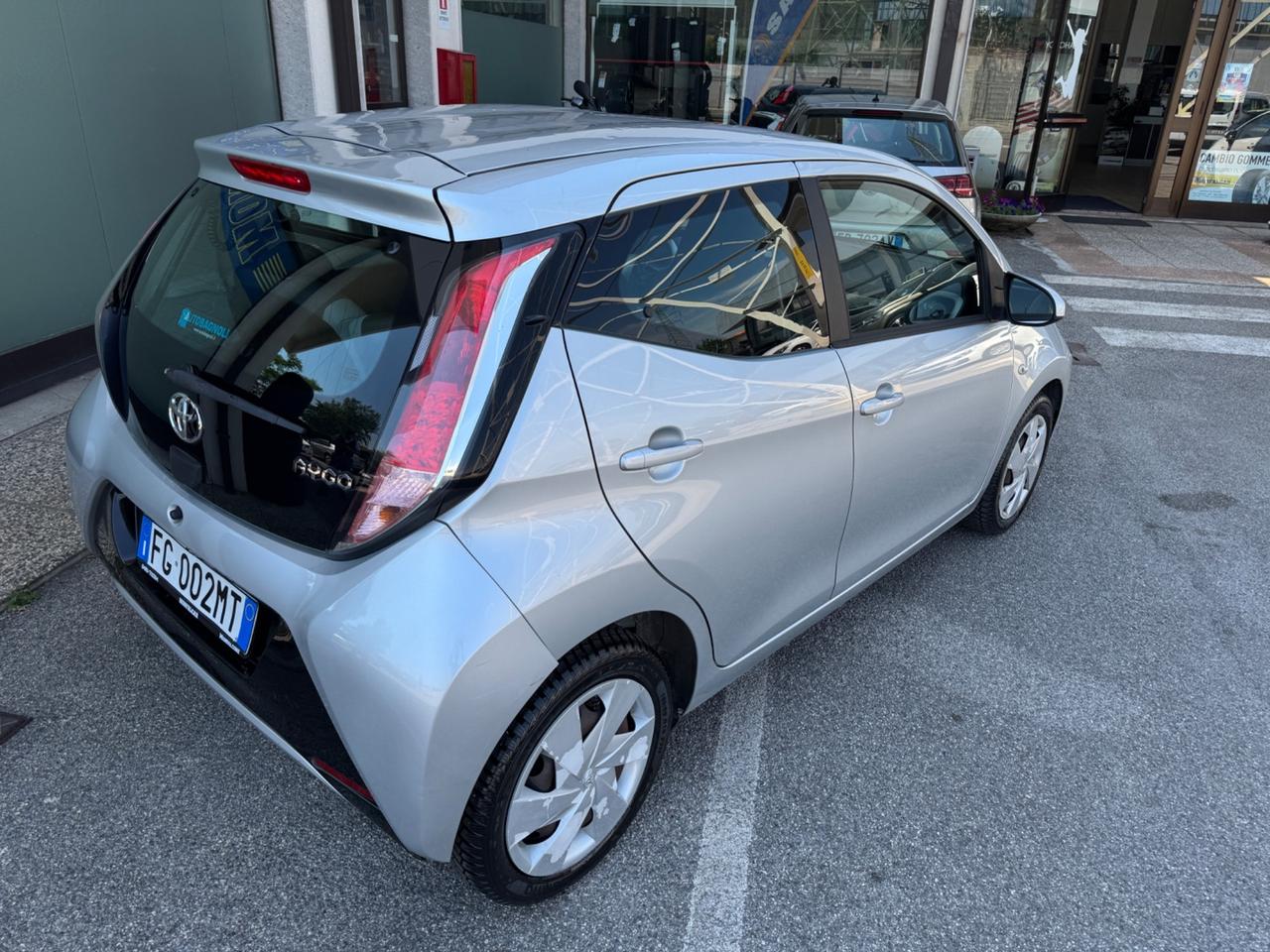 Toyota Aygo 1.0 VVT-i 69 CV 5 porte x-play