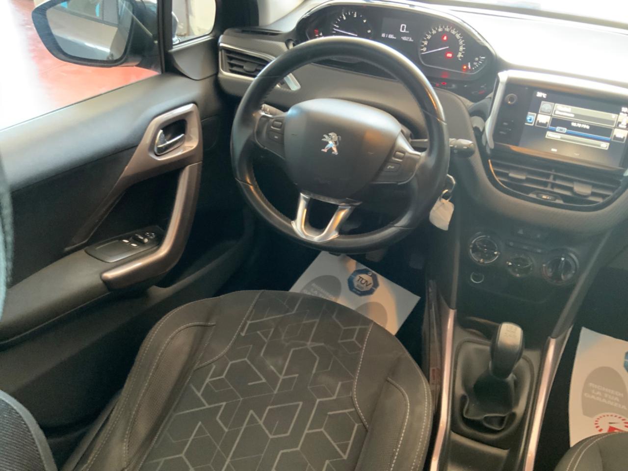Peugeot 2008 BlueHDi 120 S&S Féline