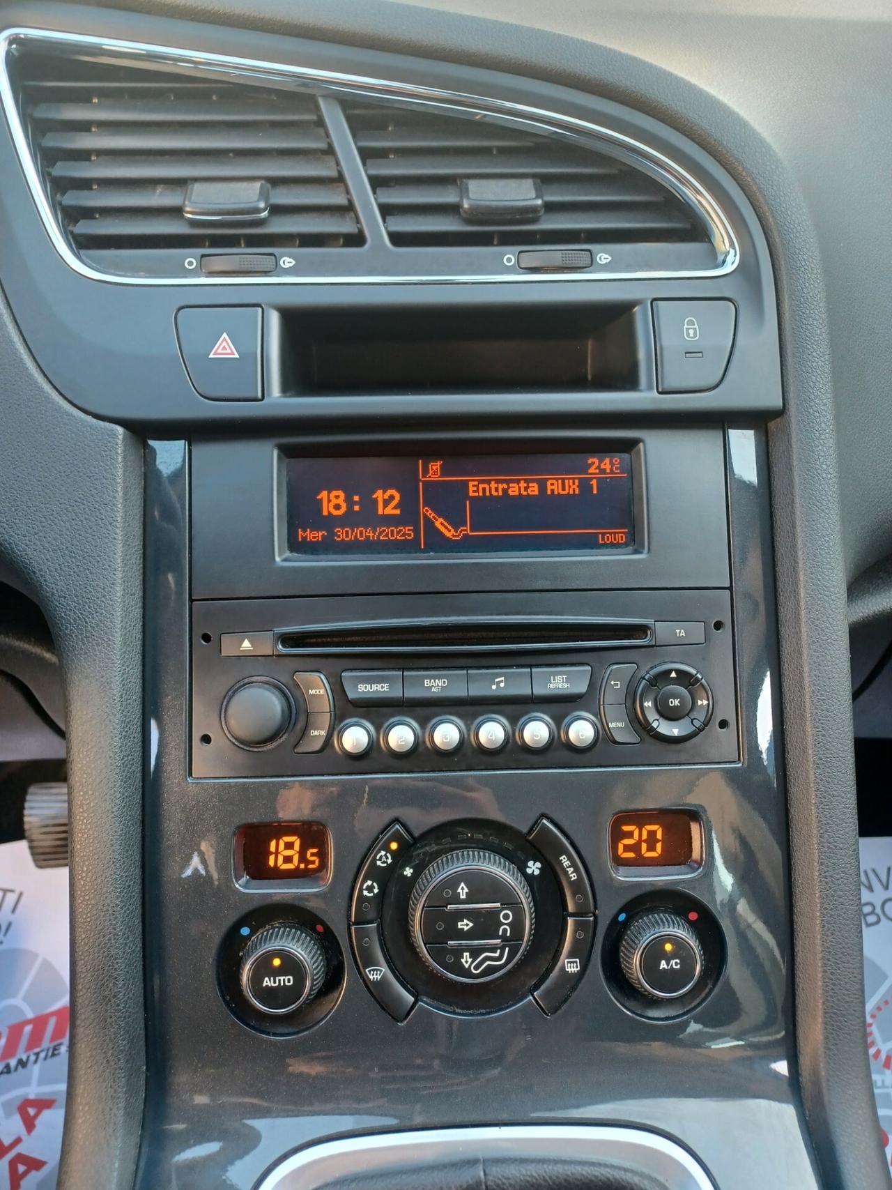 Peugeot 5008 1.6 HDi 115CV Allure 7 POSTI