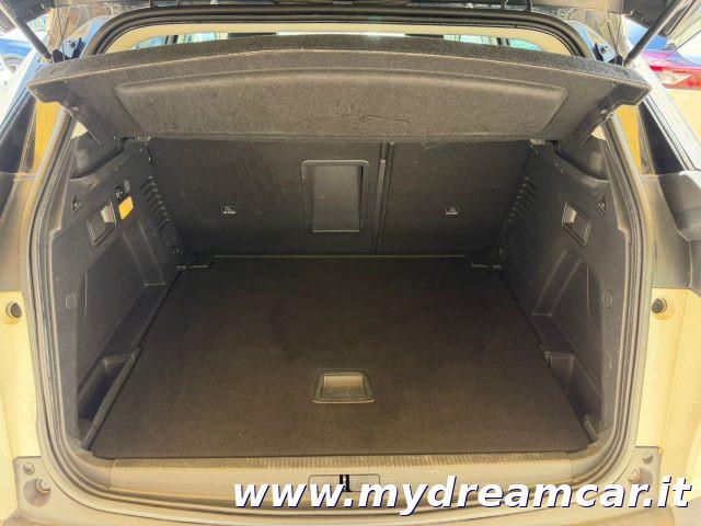 PEUGEOT 3008 BlueHDi 130 S&S Allure