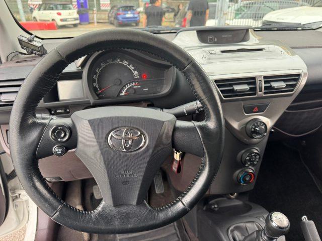 TOYOTA iQ 1.0 Sol