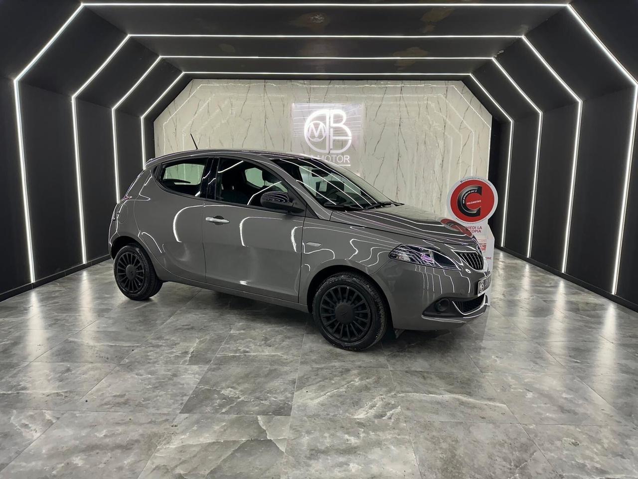 Lancia Ypsilon 1.0 FireFly 5 porte S&S Hybrid UnYca