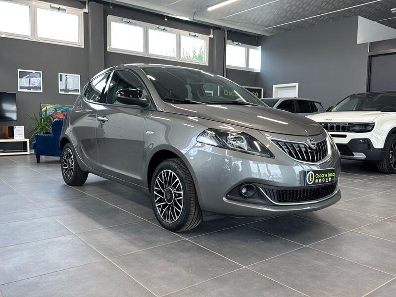 Lancia Ypsilon 1.0 Hybrid 70cv Gold