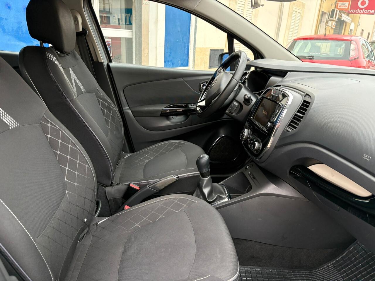 Renault Captur 1.5 R-LINK OPAC TITANIUM BICOLORE 2016 FULL OPT