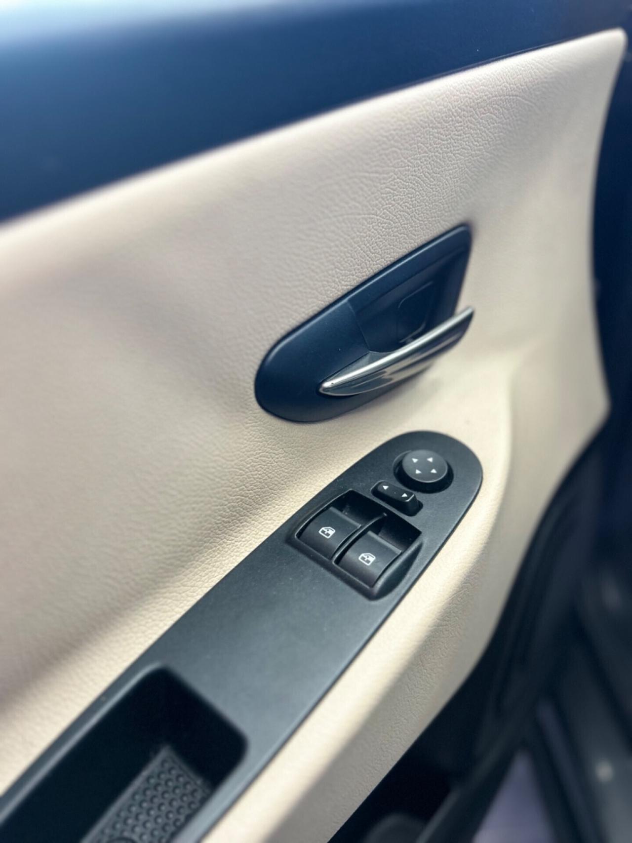 Lancia Ypsilon 1.3 Multijet 95cv Platinum 11/2013