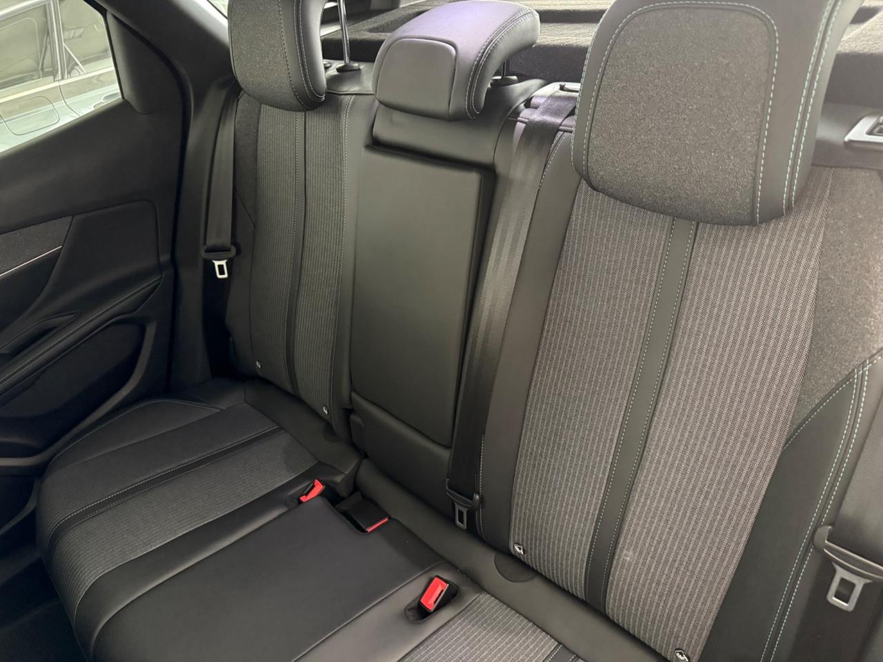 Peugeot 3008 BlueHDi 130 EAT8 Allure Pack