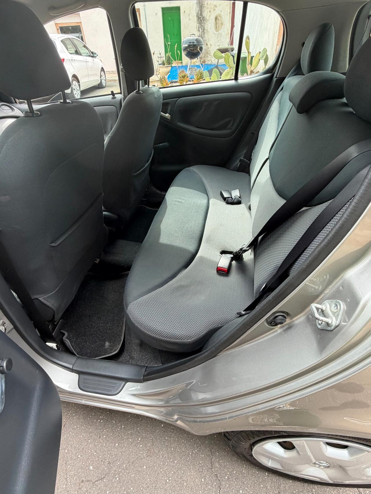 Toyota Yaris 1.0i 16V cat 5 porte Expo