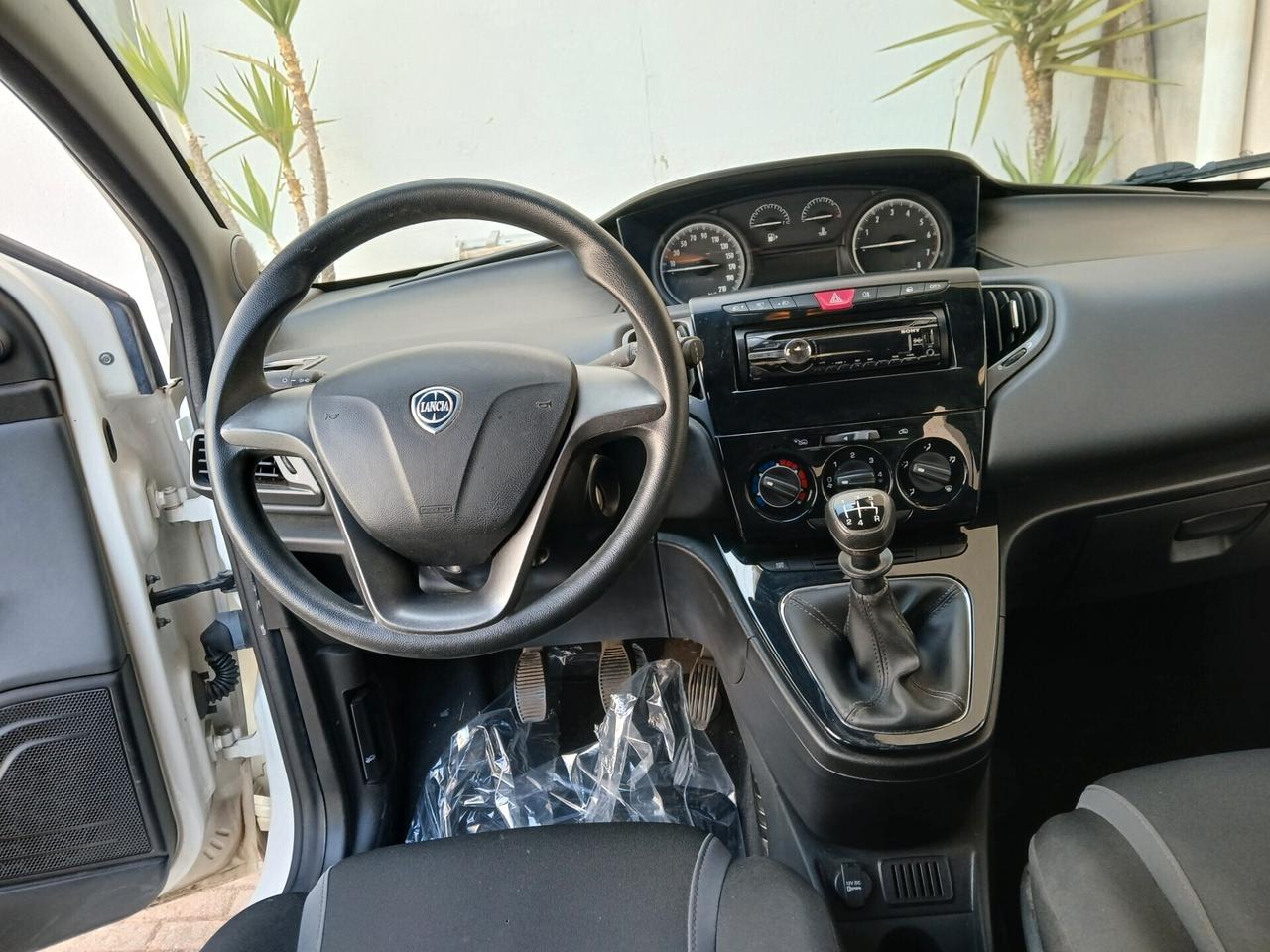 Lancia Ypsilon 1.2 Silver