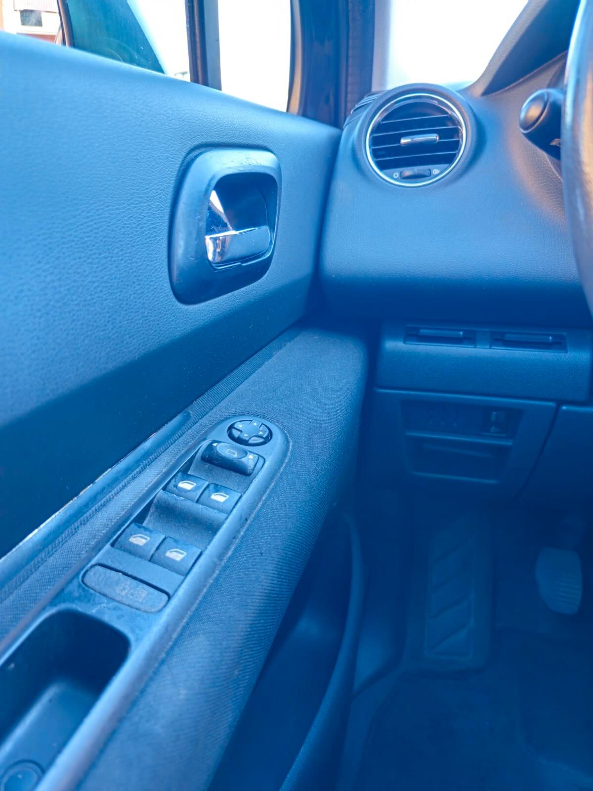 Peugeot 3008 1.6 HDi 112CV Active