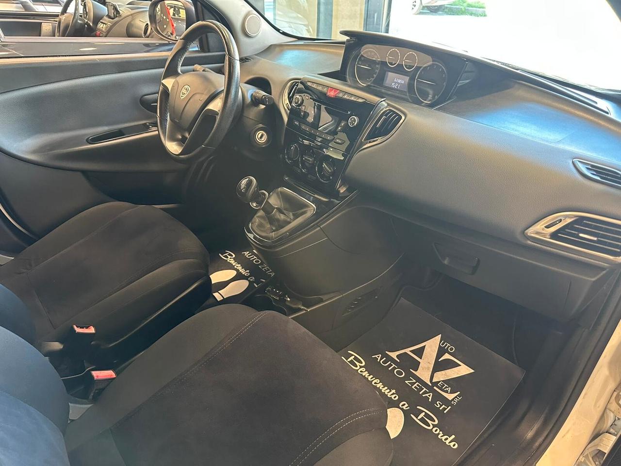 Lancia Ypsilon 0.9 TwinAir 85 CV 5 porte Metano Ecochic Gold