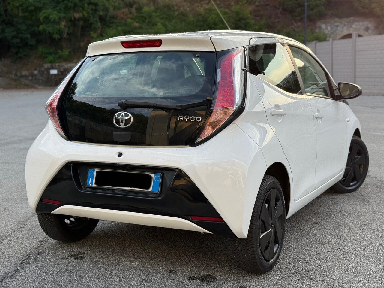 Toyota Aygo 1.0 VVT-i 69 CV 5 porte Neo patentati