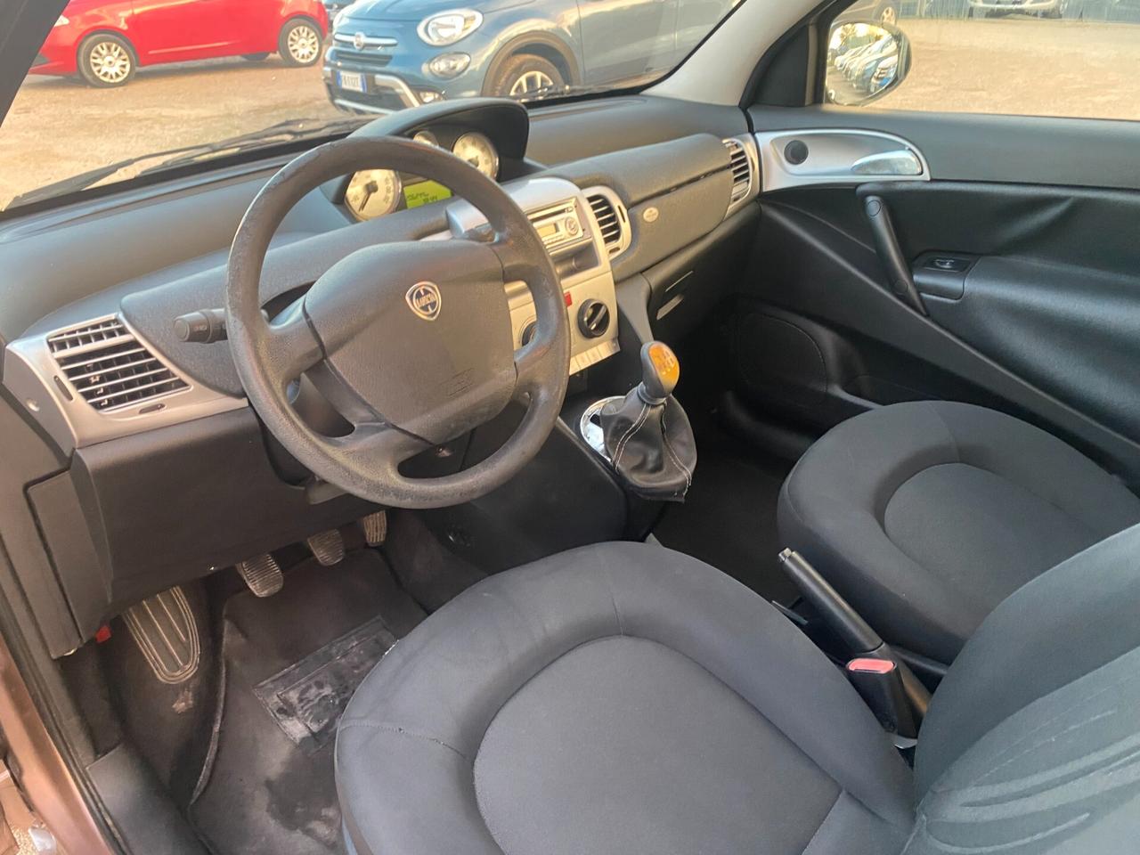 LANCIA YPSILON 1.2 ANNO 2011 ADATTA NEOPATENTATI