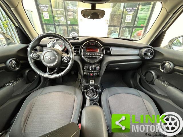 MINI Cooper D .