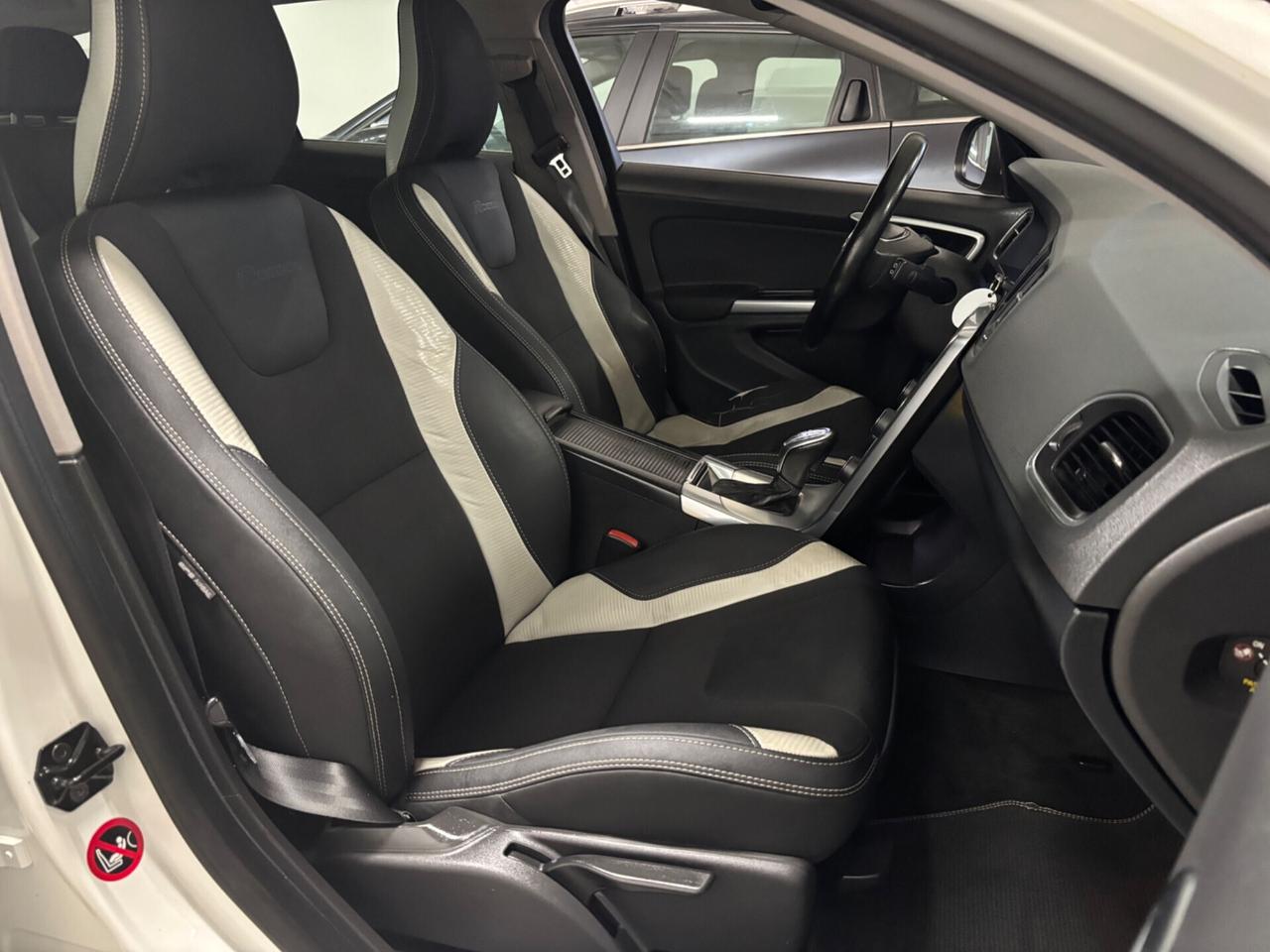 Volvo V60 D2 1.6 AUTOMATIC Summum GANCIO TRAINO