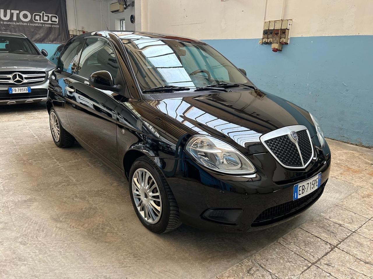 Lancia Ypsilon 1.2 Argento