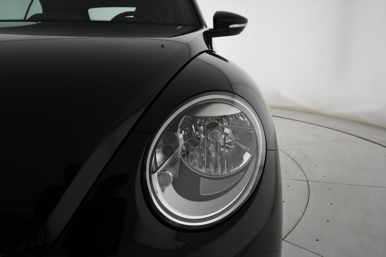 VOLKSWAGEN Maggiolino Cabrio 2.0 tdi bm Design 110cv NEOPATENTATI+C17"