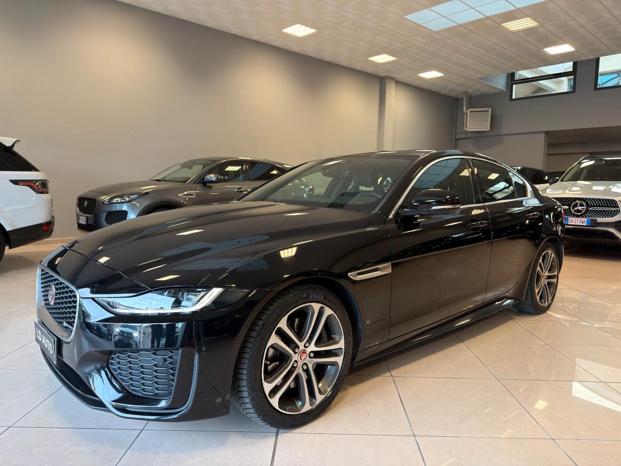 Jaguar XE 2.0 D 180 CV aut. HSE