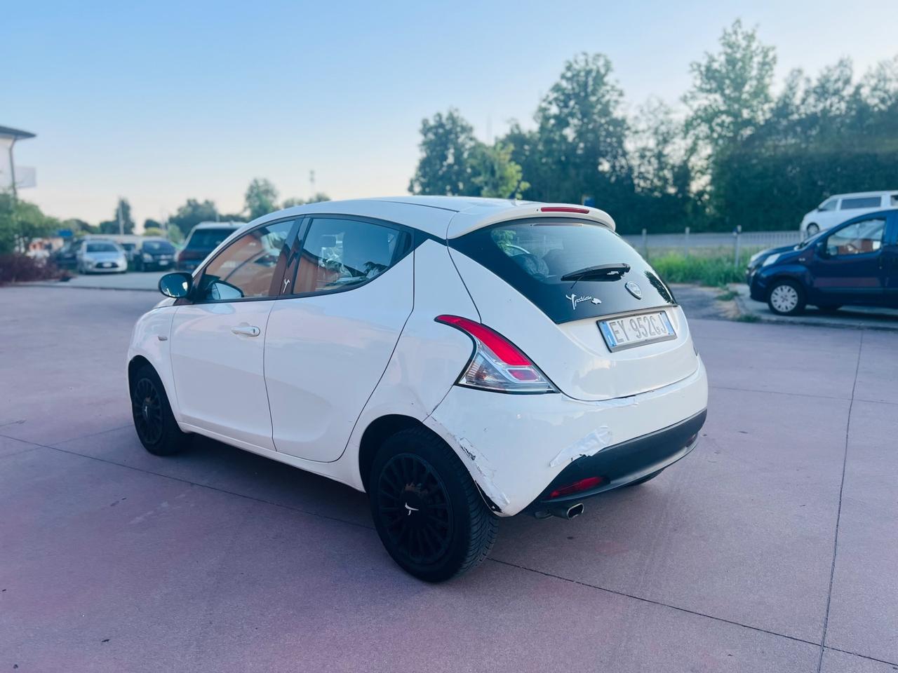 Lancia Ypsilon 1.2 69 CV 5 porte GPL Ecochic Platinum