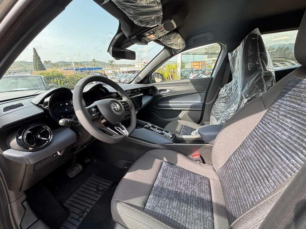 Alfa Romeo Junior 1.2 136 CV Hybrid 2026 KM 0 IVA ESPOSTA Tua a solo 249 Euro al mese