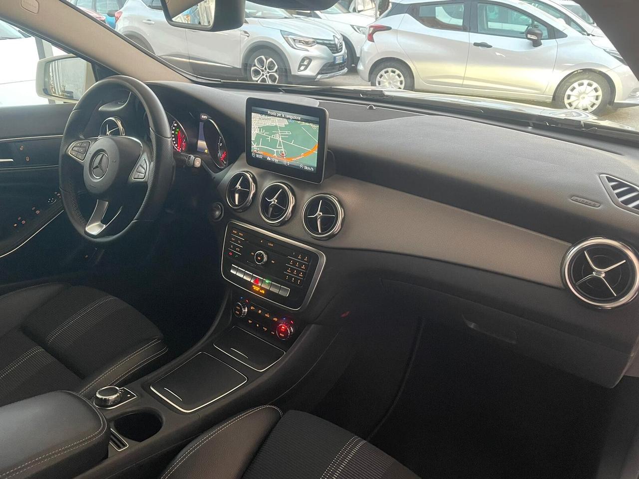 Mercedes-benz GLA 200 d Automatic Premium