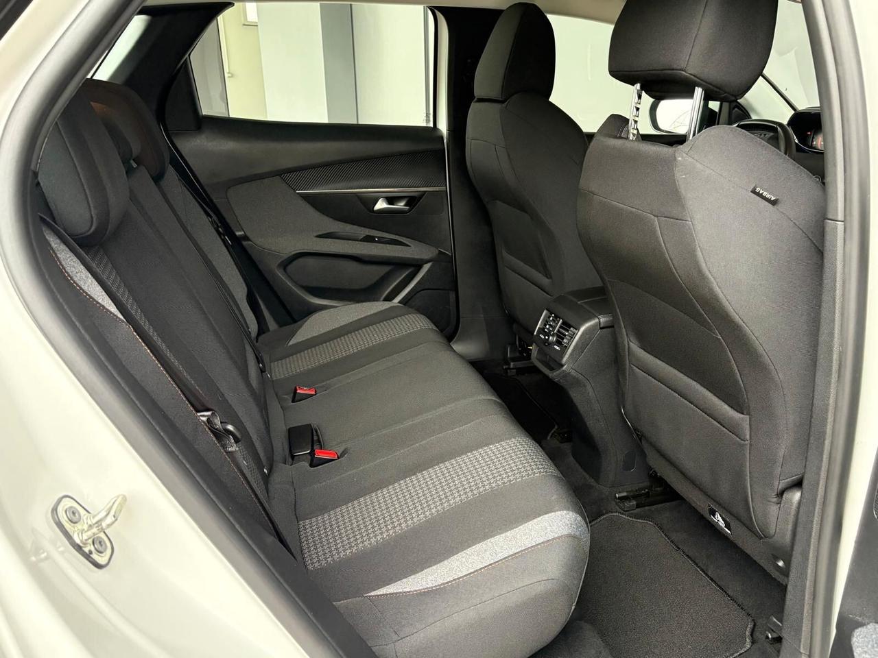 Peugeot 3008 BlueHDi 130 S&S Active Pack