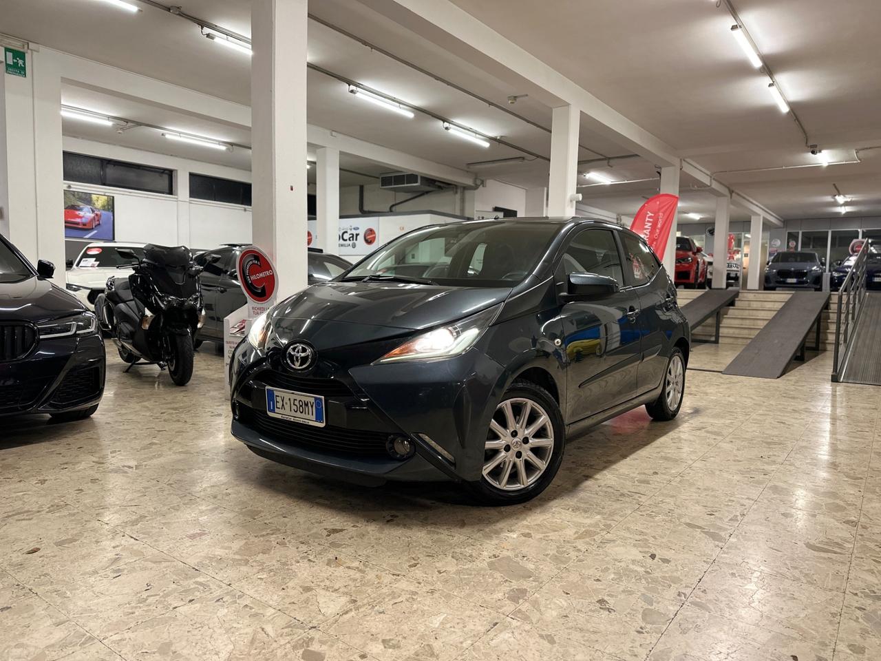 Toyota Aygo 1.0 VVT-i 69 CV 5P. 11/2014 Neopatentati