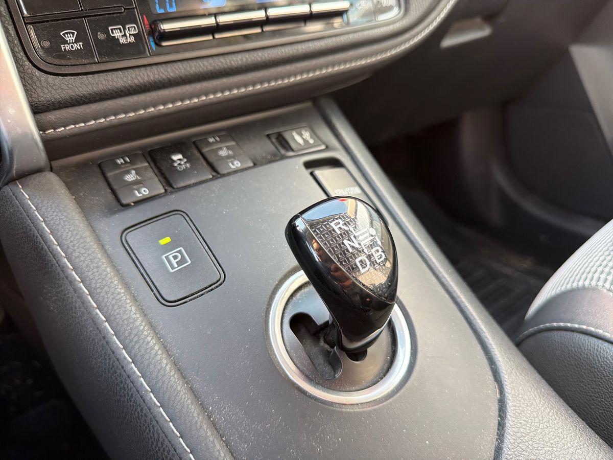 TOYOTA Auris Touring Sports 1.8h Lounge cvt