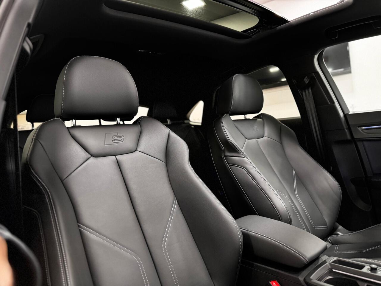 Audi Q3 35 TDI S tronic Identity Black