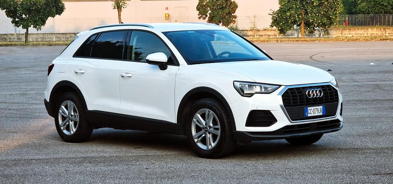 Audi Q3 35 TDI S tronic Business