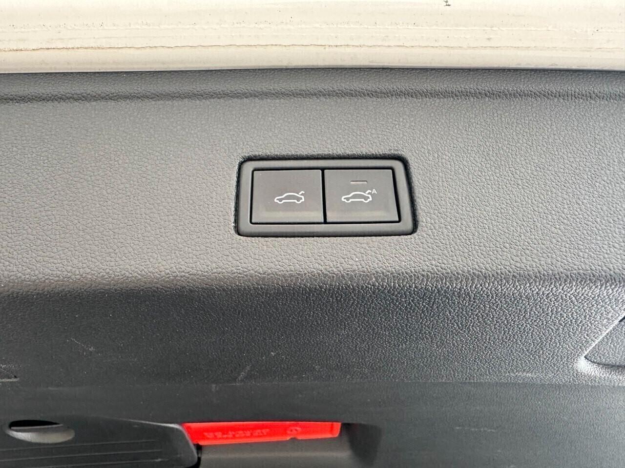 Volkswagen Touareg 3.0 V6 TDI SCR Black Style