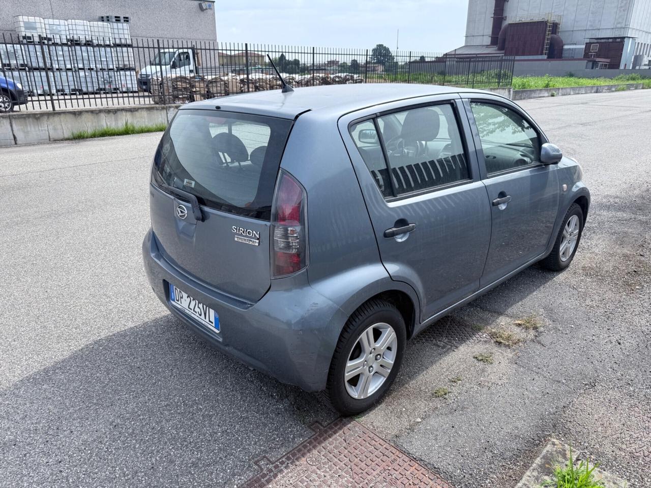 Daihatsu Sirion Momo design