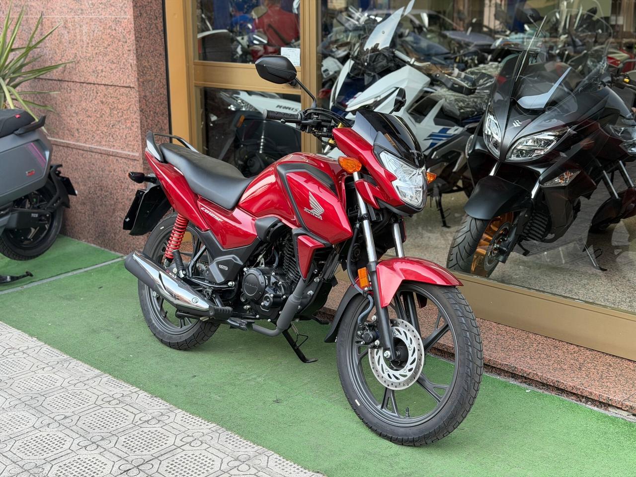 Honda CB 125 F KM 0 2025 tua a soli 23€ al mese