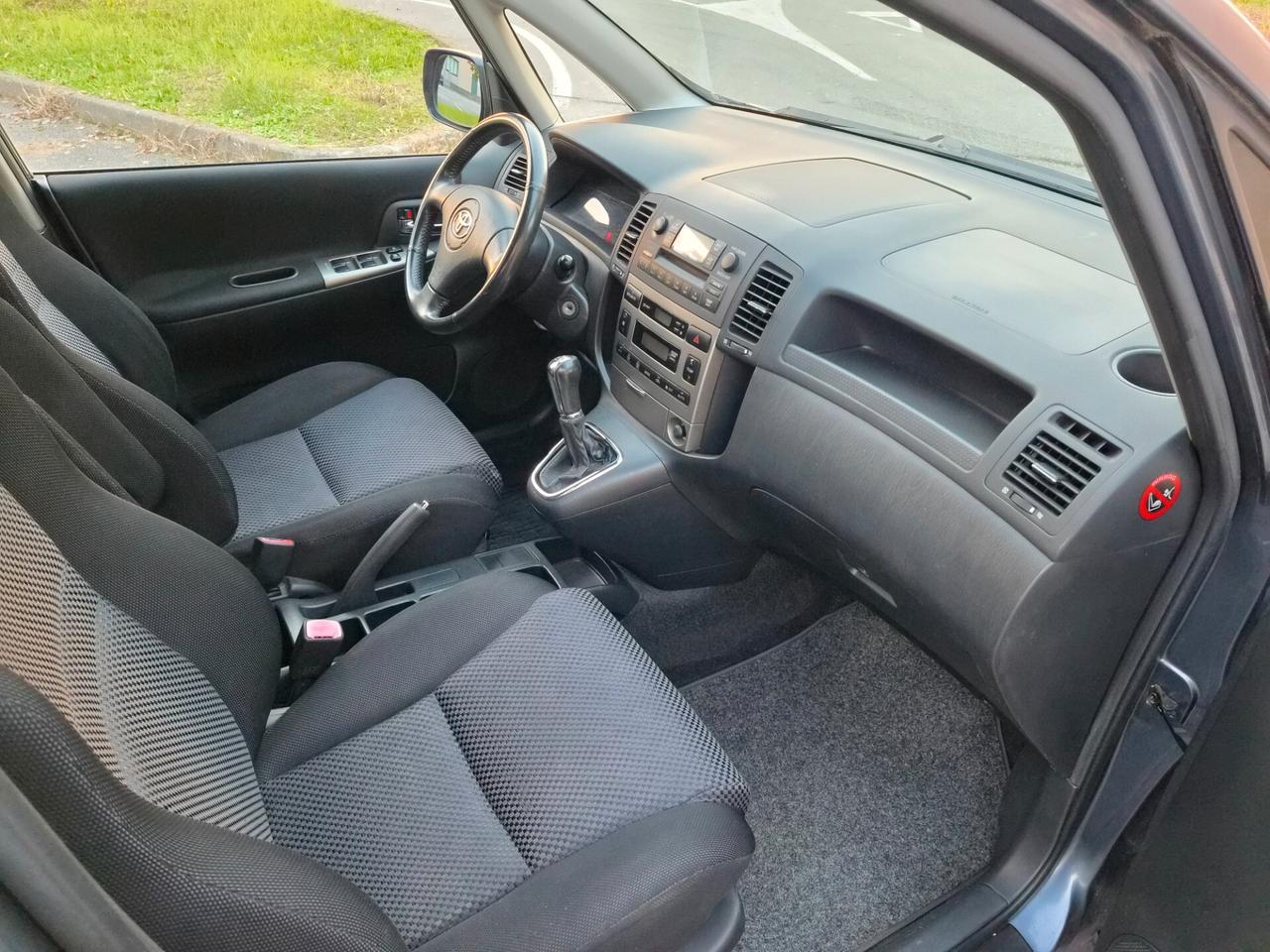 Toyota Corolla Verso 1.6 16V