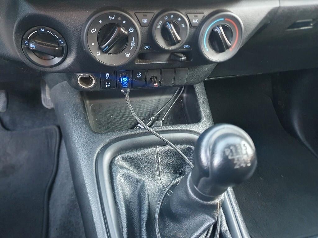 Toyota Hilux 2.4 D-4D 4WD 4 porte Double Cab Lounge