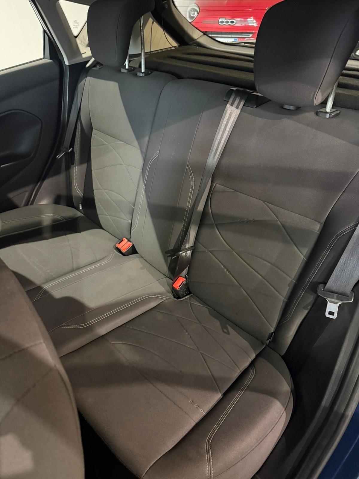 Ford Fiesta 1.5 TDCi 75CV - GARANZIA - NEOPATENTATI