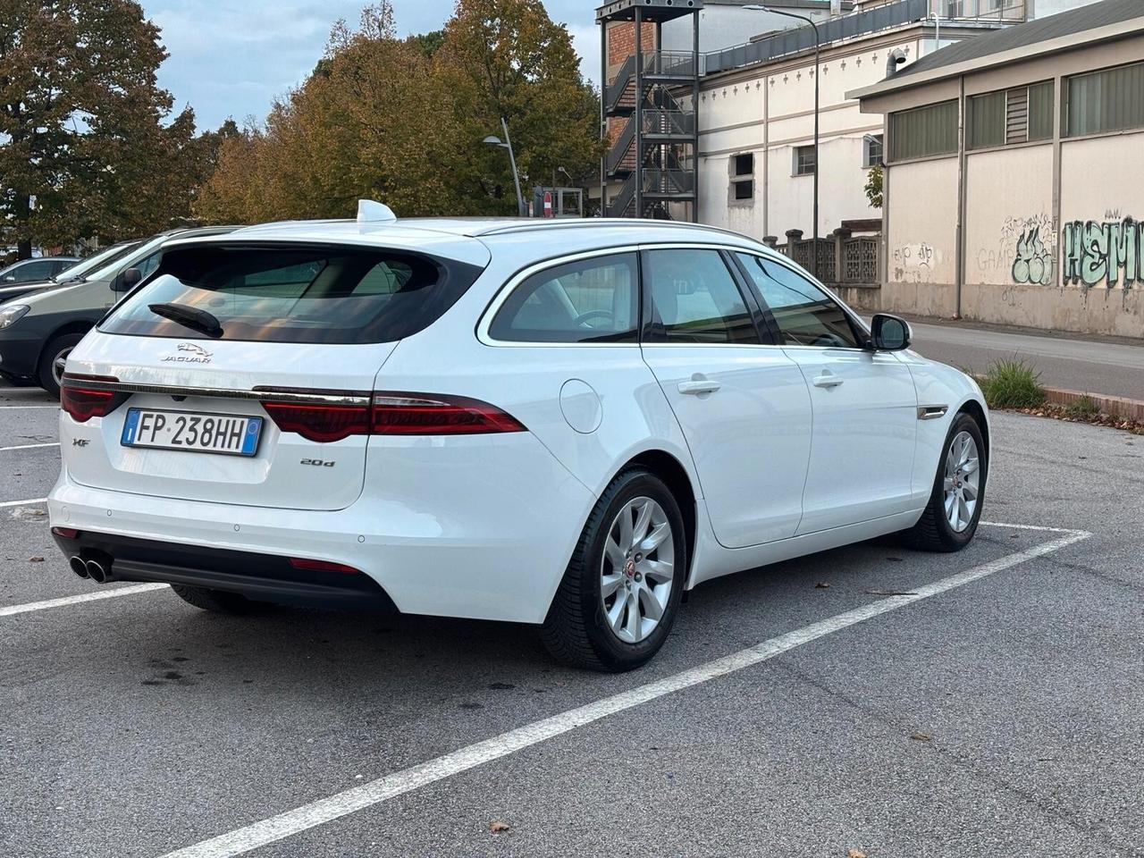 Jaguar XF Sportbrake 2.0 D 180 CV aut. Prestige