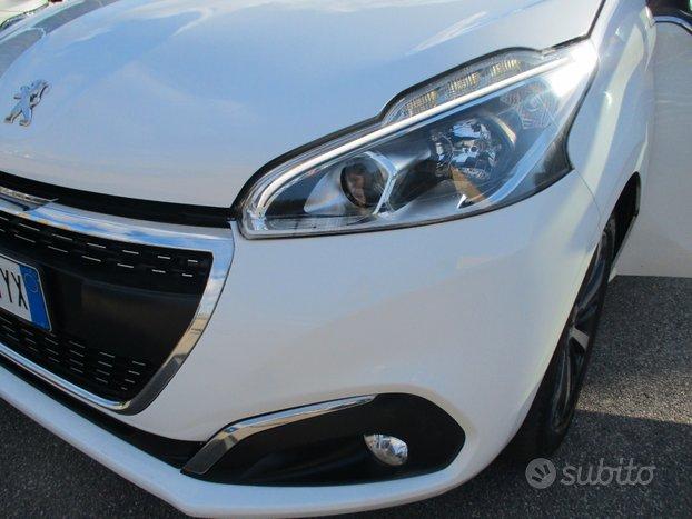 Peugeot 208 5P 1.6 75CV E6 ALLURE LED/CAR PLAY KM