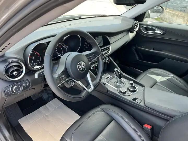 Alfa Romeo Giulia 2.0 Turbo 200 CV AT8