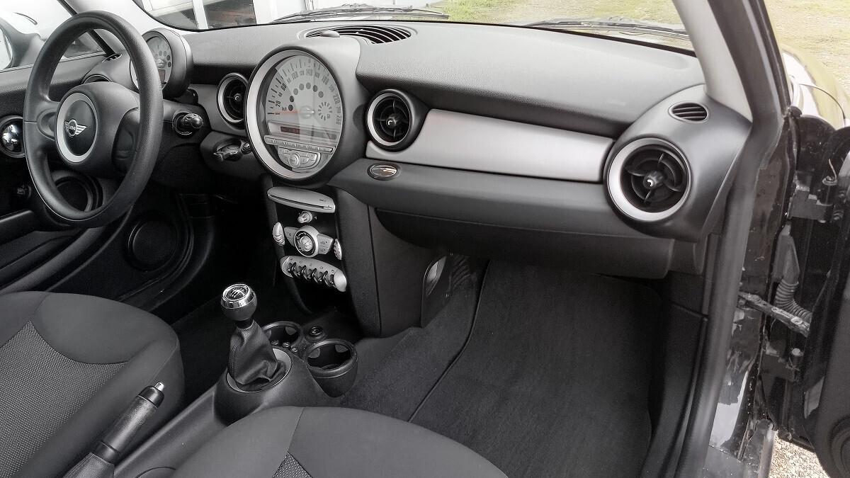 Mini Cooper 1.400 c.c. - 75 cv