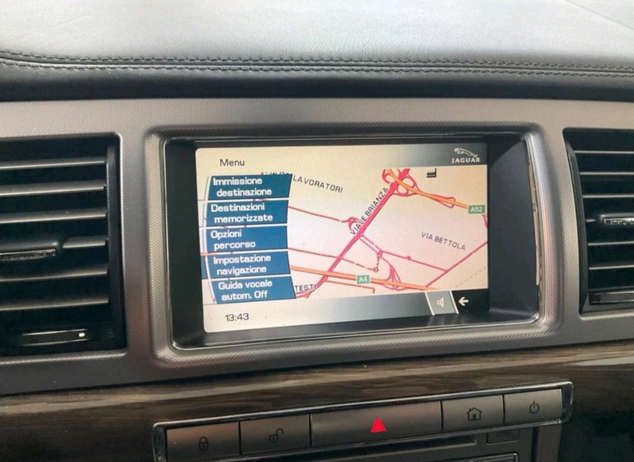 Jaguar XF 2.7D V6 Premium Luxury