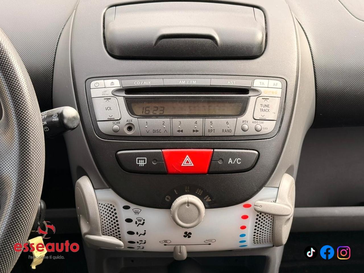 Toyota Aygo 1.0 12V VVT-i 5 porte Deep Ocean Connect