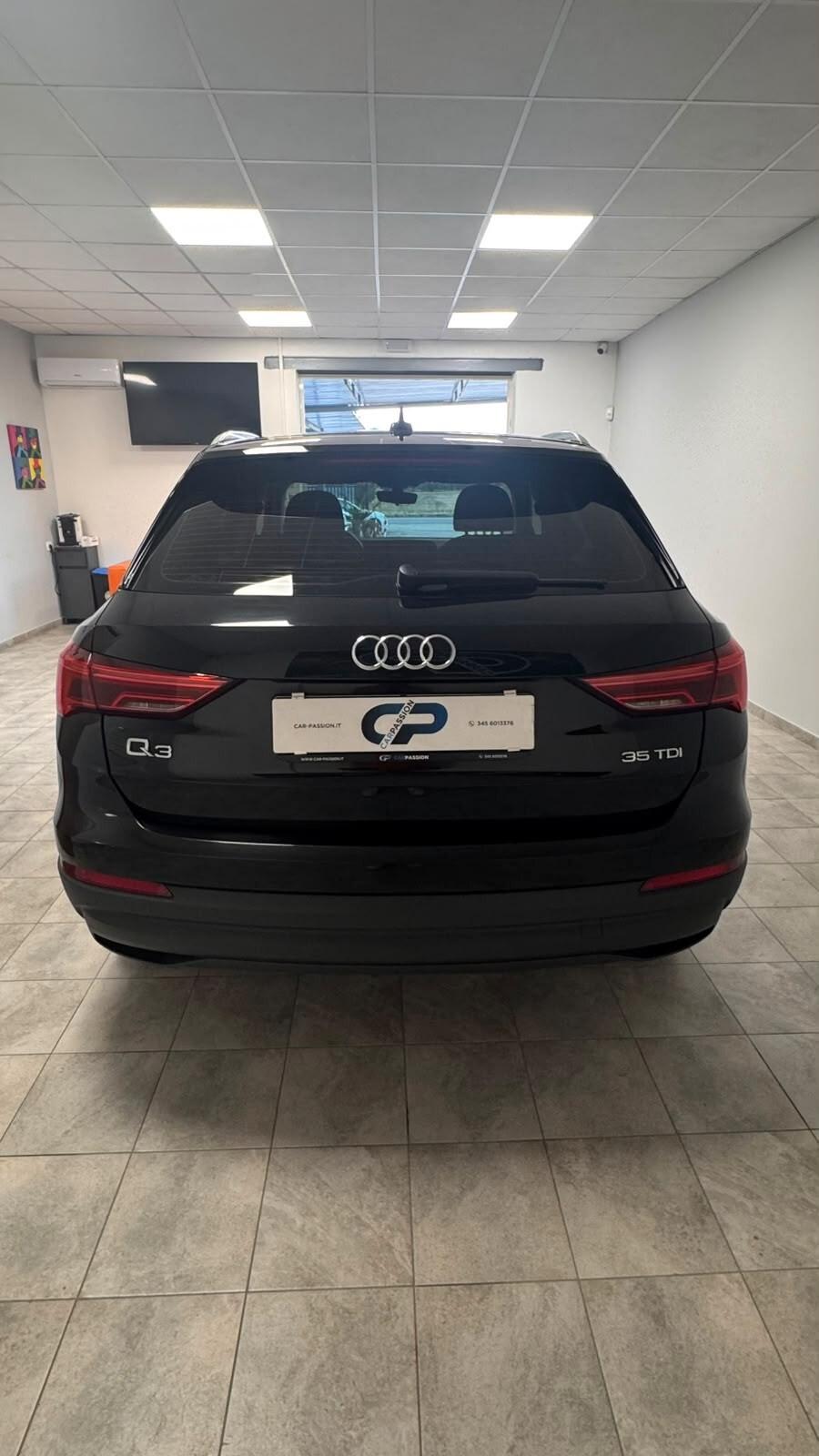 Audi Q3 35 TDI S tronic Business