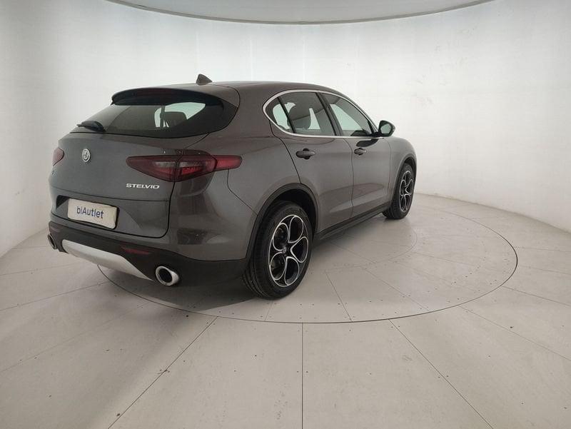 Alfa Romeo Stelvio 2.2 t Executive Q4 210cv auto my19