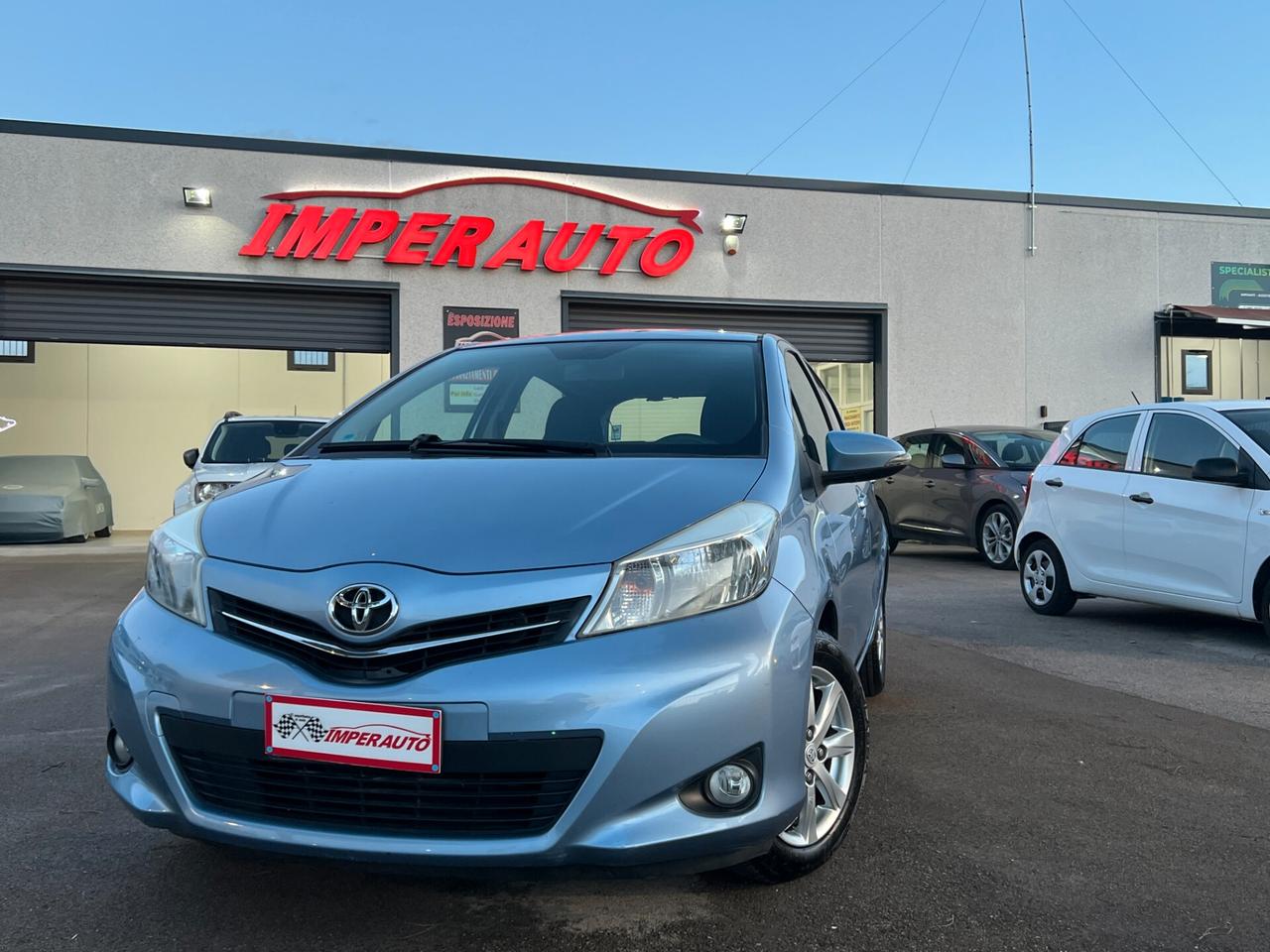 Toyota Yaris 1.0 5 porte Active Tagliandata