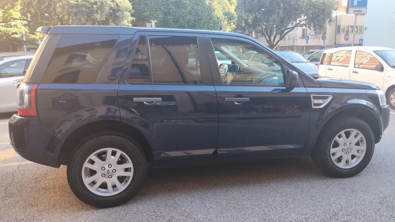 Land Rover Freelander 2.2 SD4 S.W. SE